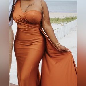 orange colored dress, long, will fit 5’5-5’6 women